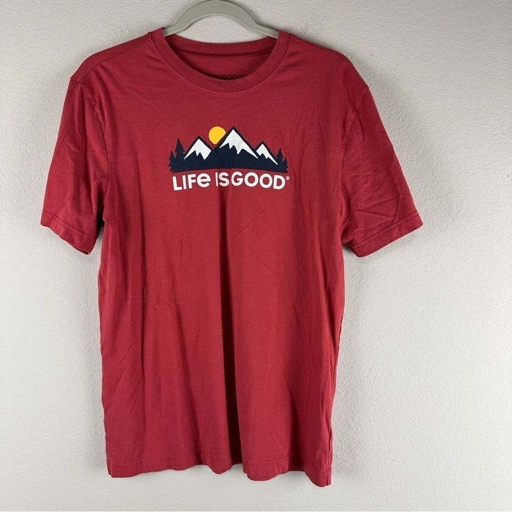 Life is Good Red Mountain Graphic Short Sleeve Tee Shirt Size Medium
